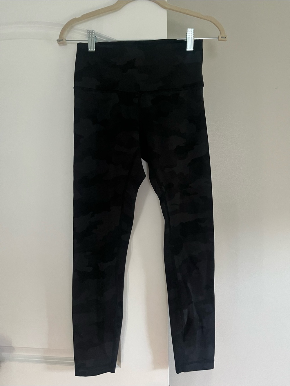Lululemon - Picture 2 of 6